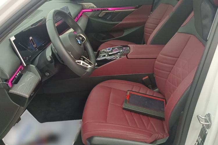 Used BMW 5 Series 2025 530Li Luxury Edition M Sport Package Left Front Seat