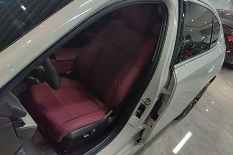 Used BMW 5 Series 2025 530Li Leading Model M Sport Package Left Front Seat