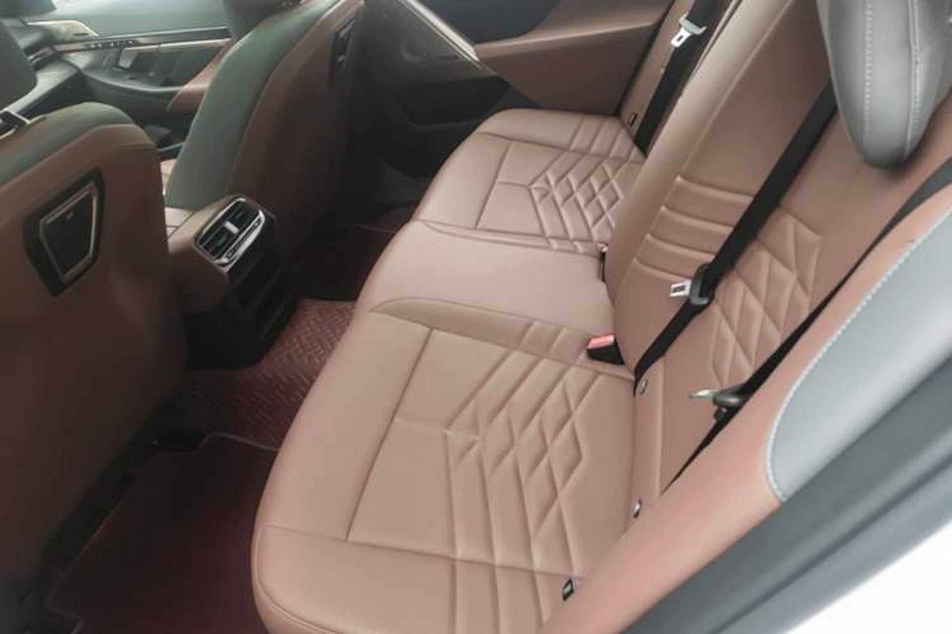 Used BMW 5 Series 2025 530Li Luxury Edition M Sport Package Left Rear Seat