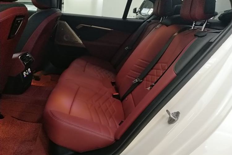 Used BMW 5 Series 2025 530Li Luxury Edition M Sport Package Left Rear Seat