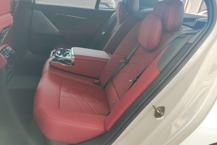 Used BMW 5 Series 2025 525Li M Sport Package Left Rear Seat