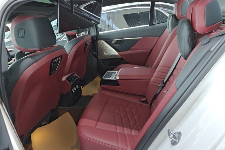 Used BMW 5 Series 2025 530Li Luxury Edition M Sport Package Left Rear Seat