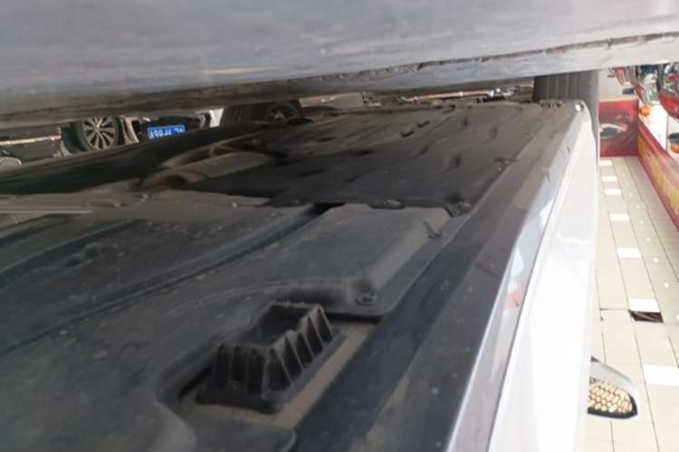 Used BMW 5 Series 2025 530Li Leading Model M Sport Package Left Side Sill