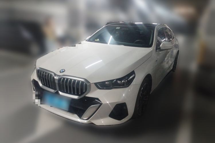 Used BMW 5 Series 2025 530Li Leading Model M Sport Package Guazi used car, China used car export, Used car for sale, Used cars, Cheapest cars for sale