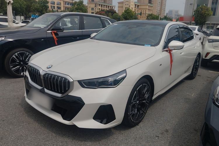 BMW 5 Series 2025 530Li Luxury Edition M Sport Package