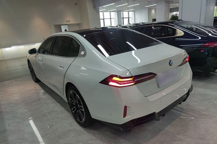 Used BMW 5 Series 2025 530Li Leading Model M Sport Package Rear Left 45 Deg