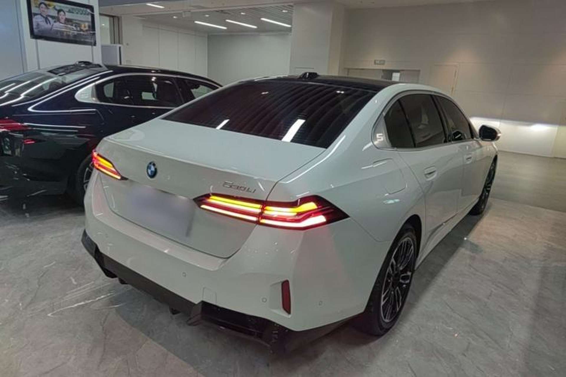 Used BMW 5 Series 2025 530Li Leading Model M Sport Package Rear Right 45 Deg
