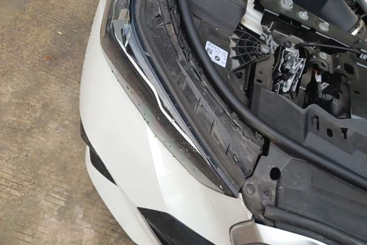 Used BMW 5 Series 2025 525Li M Sport Package Right Front Headlight