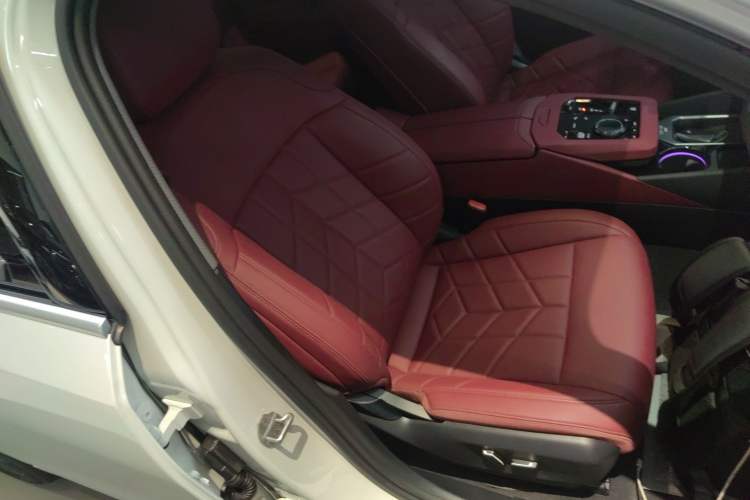 Used BMW 5 Series 2025 530Li Leading Model M Sport Package Right Front Seat