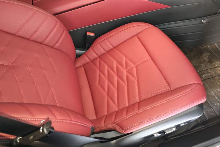 Used BMW 5 Series 2025 530Li Luxury Edition M Sport Package Right Front Seat