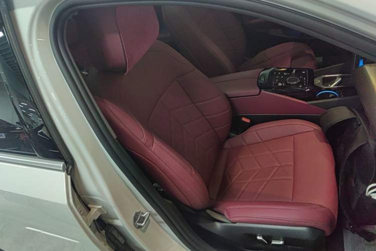 Used BMW 5 Series 2025 530Li Leading Model M Sport Package Right Front Seat
