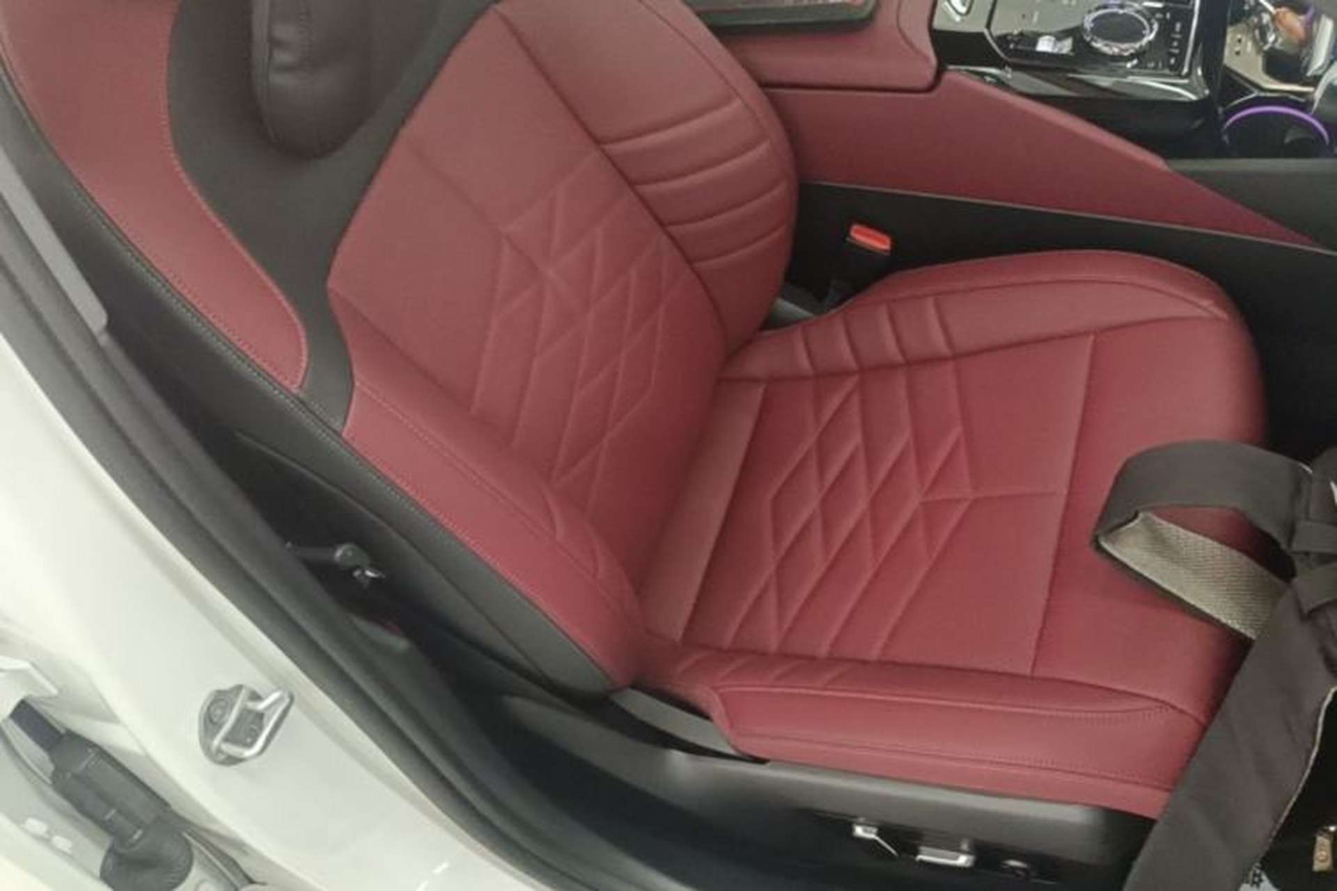 Used BMW 5 Series 2025 530Li Luxury Edition M Sport Package Right Front Seat
