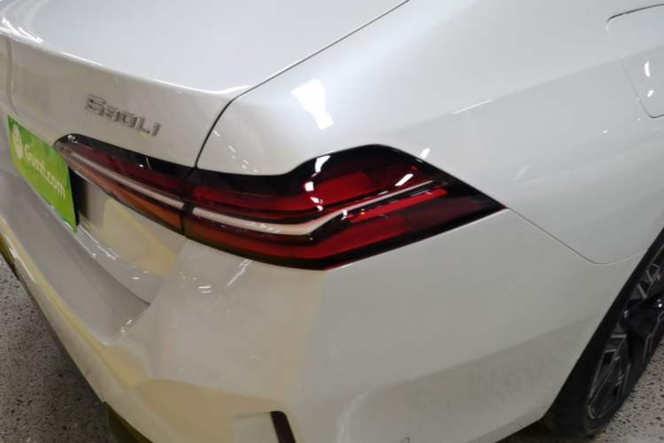 Used BMW 5 Series 2025 530Li Luxury Edition M Sport Package Right Rear Taillight