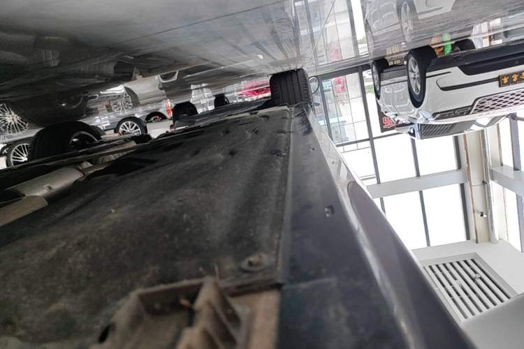 Used BMW 5 Series 2025 525Li M Sport Package Right Side Sill