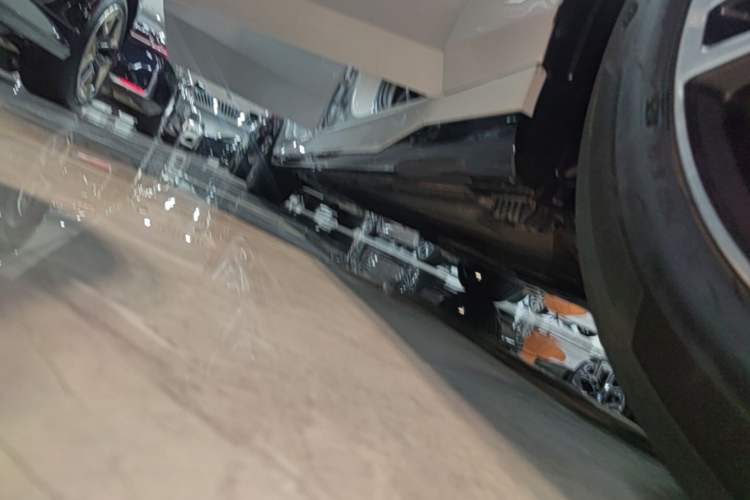 Used BMW 5 Series 2025 530Li Leading Model M Sport Package Right Side Sill
