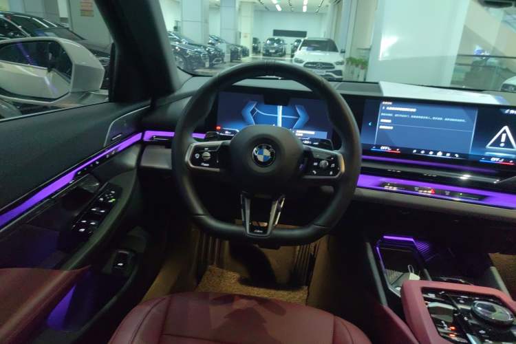 Used BMW 5 Series 2025 530Li Leading Model M Sport Package Steering Wheel