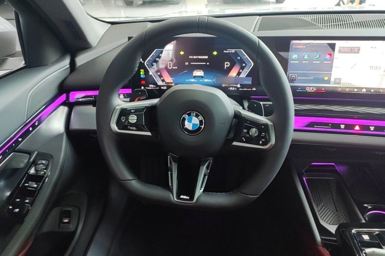 Used BMW 5 Series 2025 525Li M Sport Package Steering Wheel