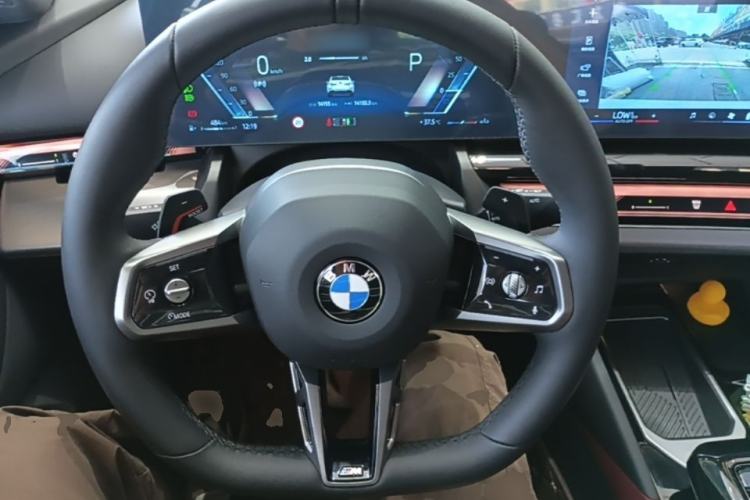Used BMW 5 Series 2025 530Li Leading Model M Sport Package Steering Wheel