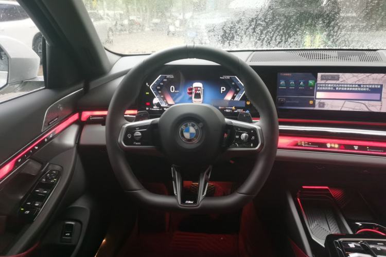 Used BMW 5 Series 2025 530Li Leading Model M Sport Package Steering Wheel