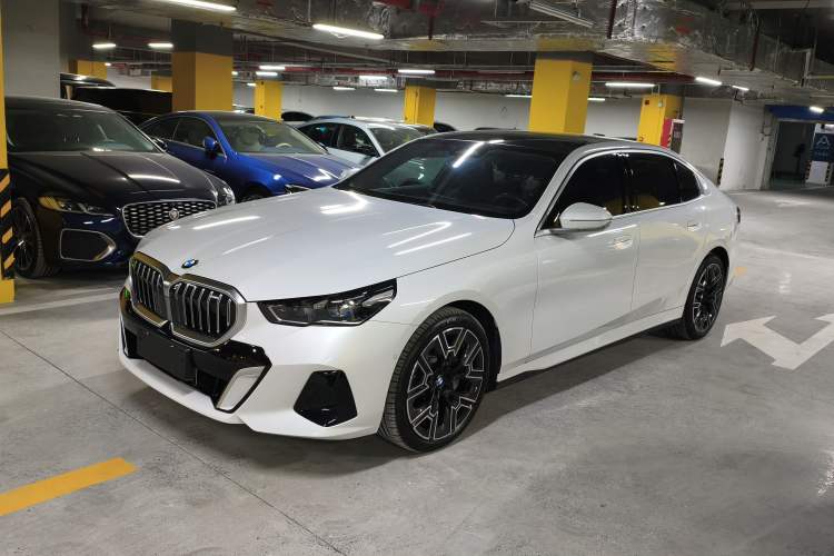 BMW 5 Series 2025 530Li Luxury Edition M Sport Package