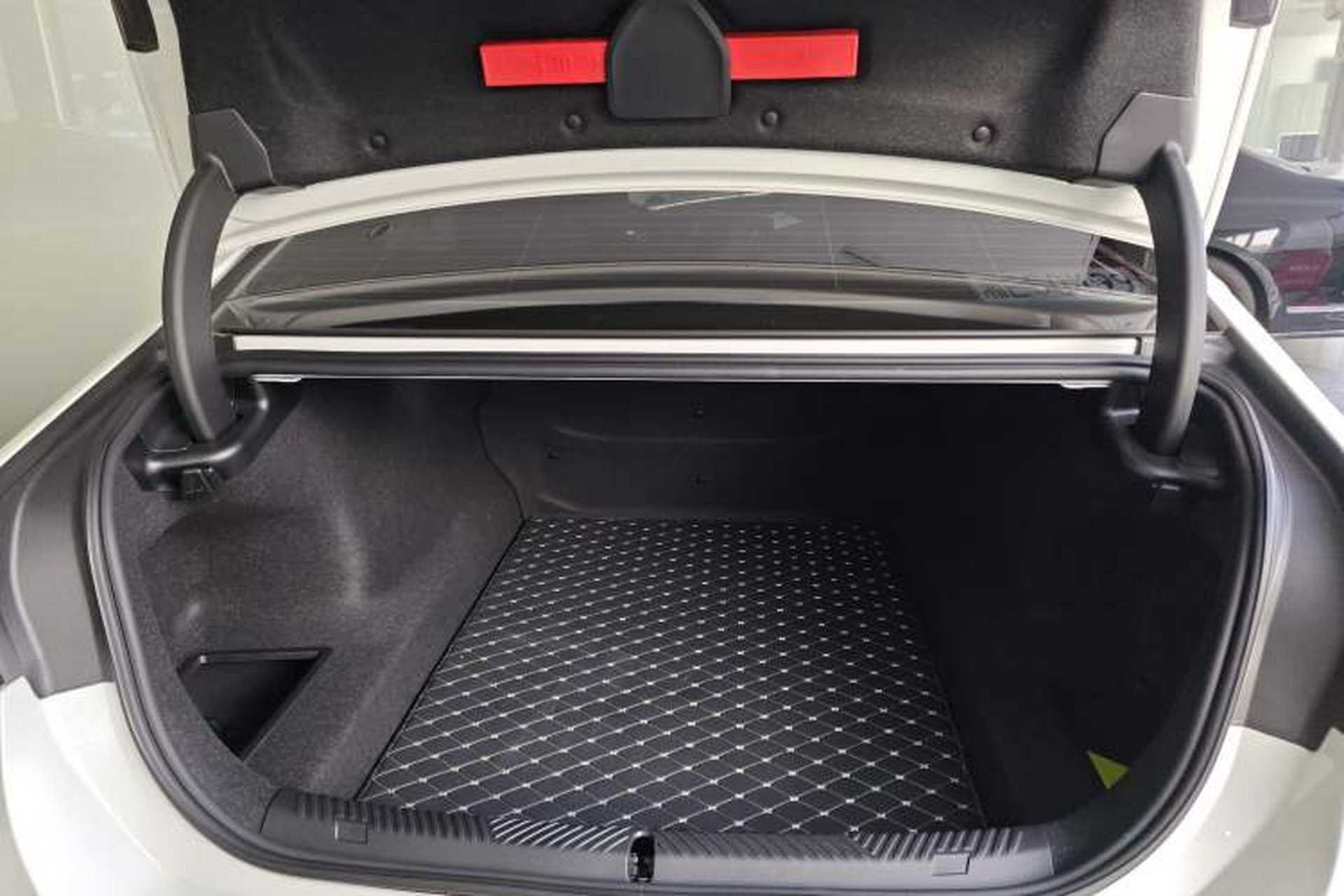Used BMW 5 Series 2025 530Li Luxury Edition M Sport Package Trunk