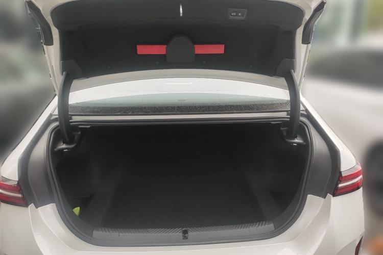 Used BMW 5 Series 2025 530Li Luxury Edition M Sport Package Trunk