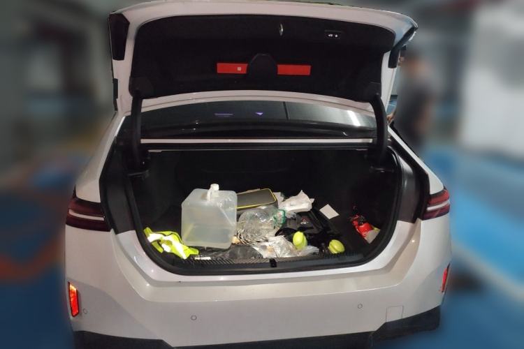 Used BMW 5 Series 2025 530Li Luxury Edition M Sport Package Trunk