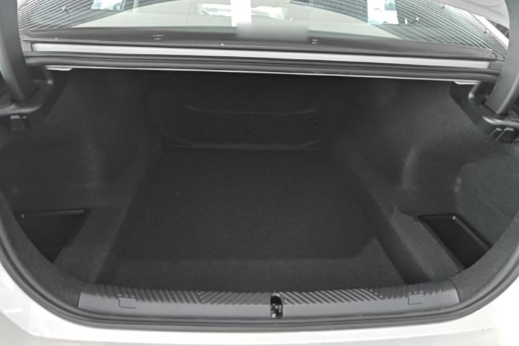 Used BMW 5 Series 2025 530Li Luxury Edition M Sport Package Trunk