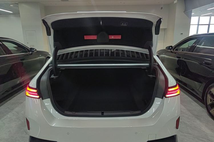 Used BMW 5 Series 2025 530Li Leading Model M Sport Package Trunk