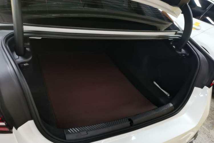 Used BMW 5 Series 2025 530Li Luxury Edition M Sport Package Trunk