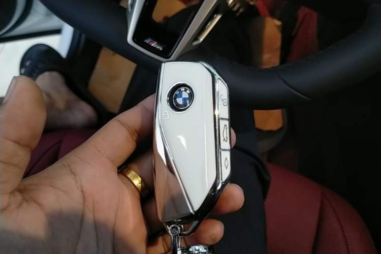 Used BMW 5 Series 2025 530Li Luxury Edition M Sport Package Vehicle Key