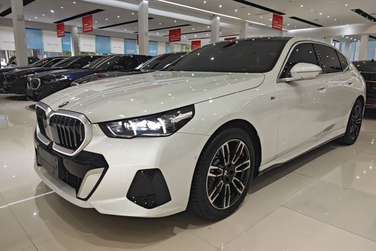 BMW 5 Series 2025 530Li Leading Model M Sport Package