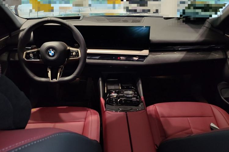 Used BMW 5 Series 2026 Facelift Model 530Li Luxury Edition M Sport Package Center Console