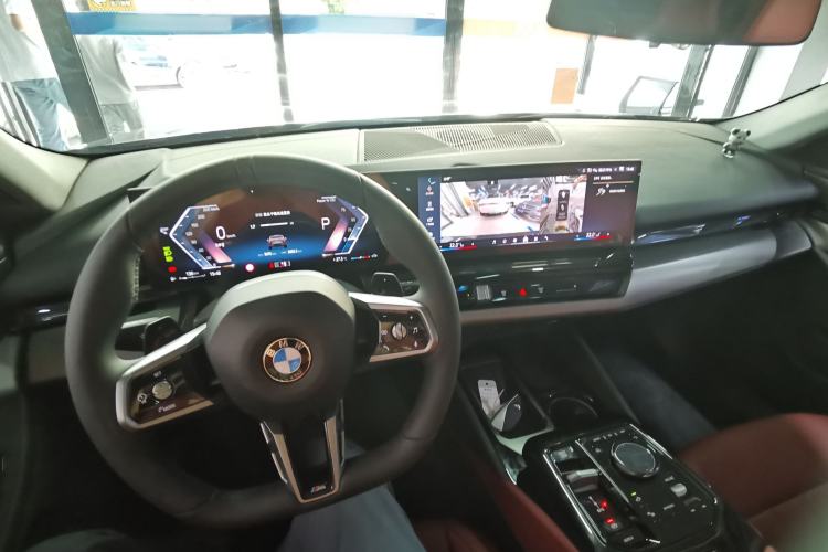 Used BMW 5 Series 2026 530Li Leading M Sport Package Center Console