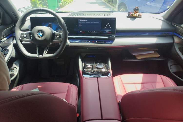 Used BMW 5 Series 2026 530Li Leading M Sport Package Center Console