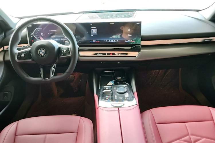 Used BMW 5 Series 2026 Facelift Model 525Li M Sport Package Center Console