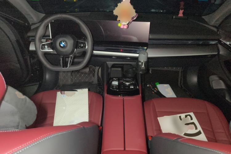 Used BMW 5 Series 2026 Facelift Model 530Li Leading Edition M Sport Package Center Console