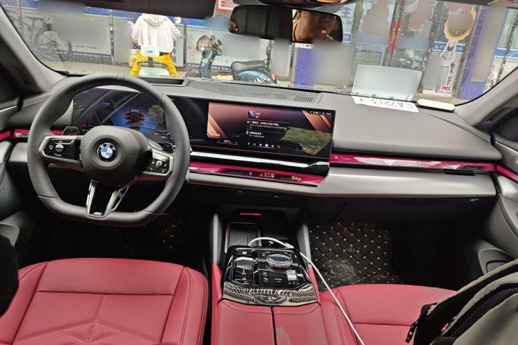 Used BMW 5 Series 2026 Facelift Model 530Li Leading Edition M Sport Package Center Console