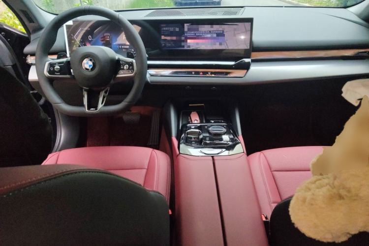 Used BMW 5 Series 2026 Facelift Model 525Li M Sport Package Center Console