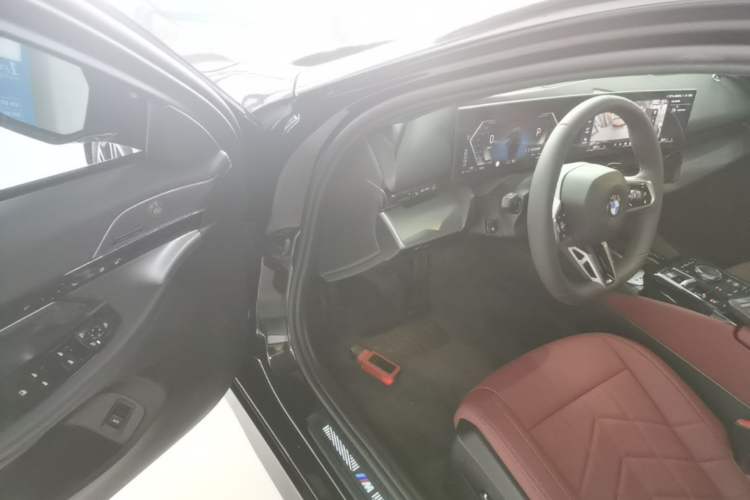 Used BMW 5 Series 2026 530Li Leading M Sport Package Driver Seat
