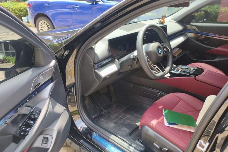 Used BMW 5 Series 2026 530Li Leading M Sport Package Driver Seat