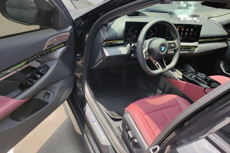 Used BMW 5 Series 2026 Facelift Model 530Li Luxury Edition M Sport Package Driver Seat
