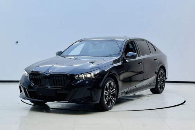 BMW 5 Series 2026 525Li M Sport Package d’occasion