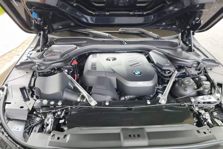 Used BMW 5 Series 2026 Facelift Model 530Li Leading Edition M Sport Package Engine Bay