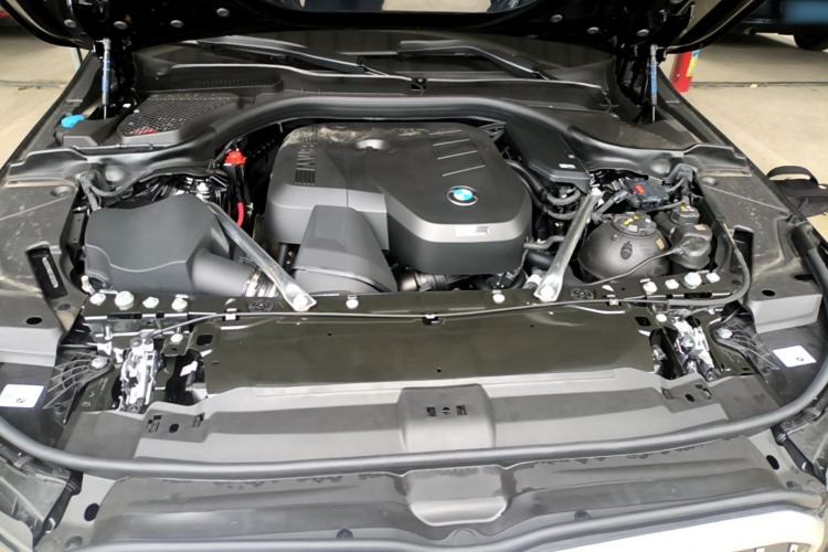 Used BMW 5 Series 2026 Facelift Model 530Li Leading Edition M Sport Package Engine Bay