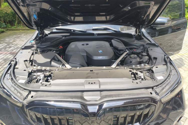 Used BMW 5 Series 2026 530Li Leading M Sport Package Engine Bay