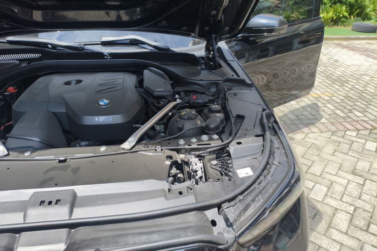 Used BMW 5 Series 2026 530Li Leading M Sport Package Engine Bay Left