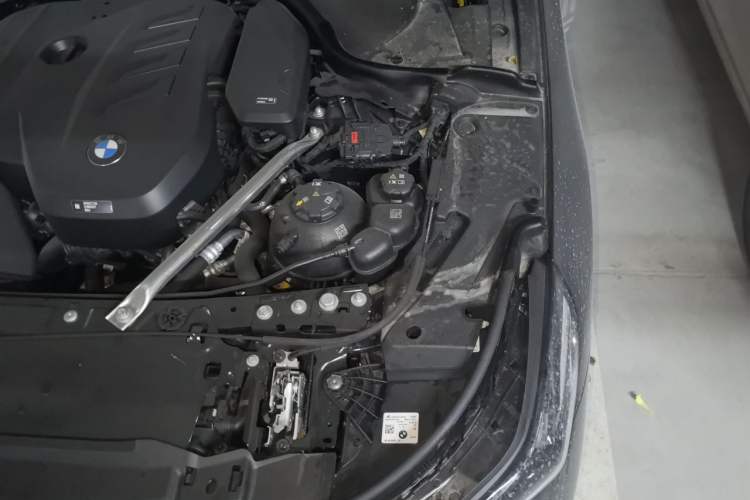 Used BMW 5 Series 2026 Facelift Model 530Li Leading Edition M Sport Package Engine Bay Left
