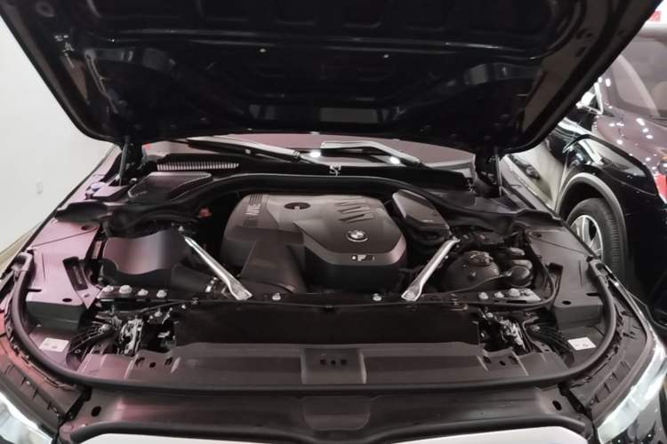 Used BMW 5 Series 2026 530Li Leading M Sport Package Engine Bay