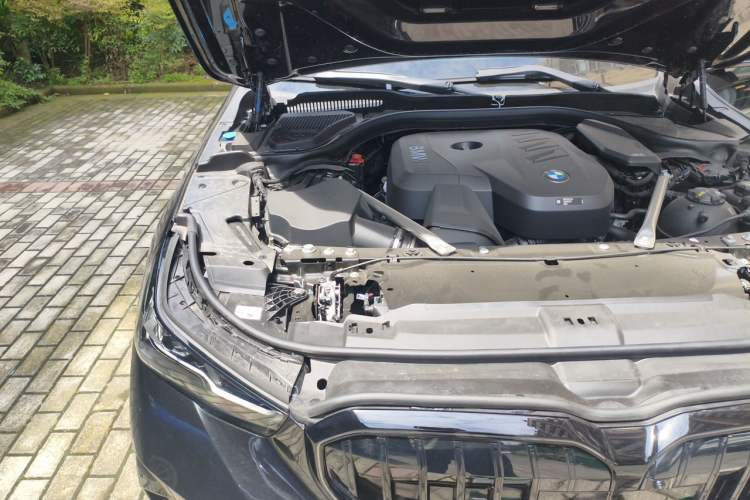 Used BMW 5 Series 2026 530Li Leading M Sport Package Engine Bay Right